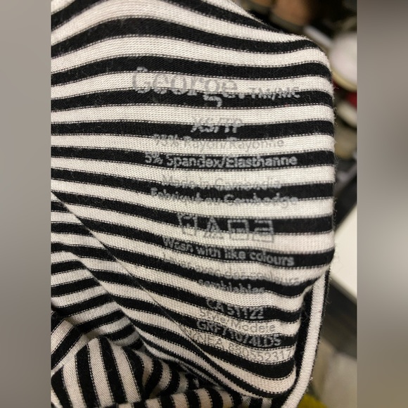 2/$20 ❤️- SHIRT | Women’s George shirt size XS - Picture 2 of 3